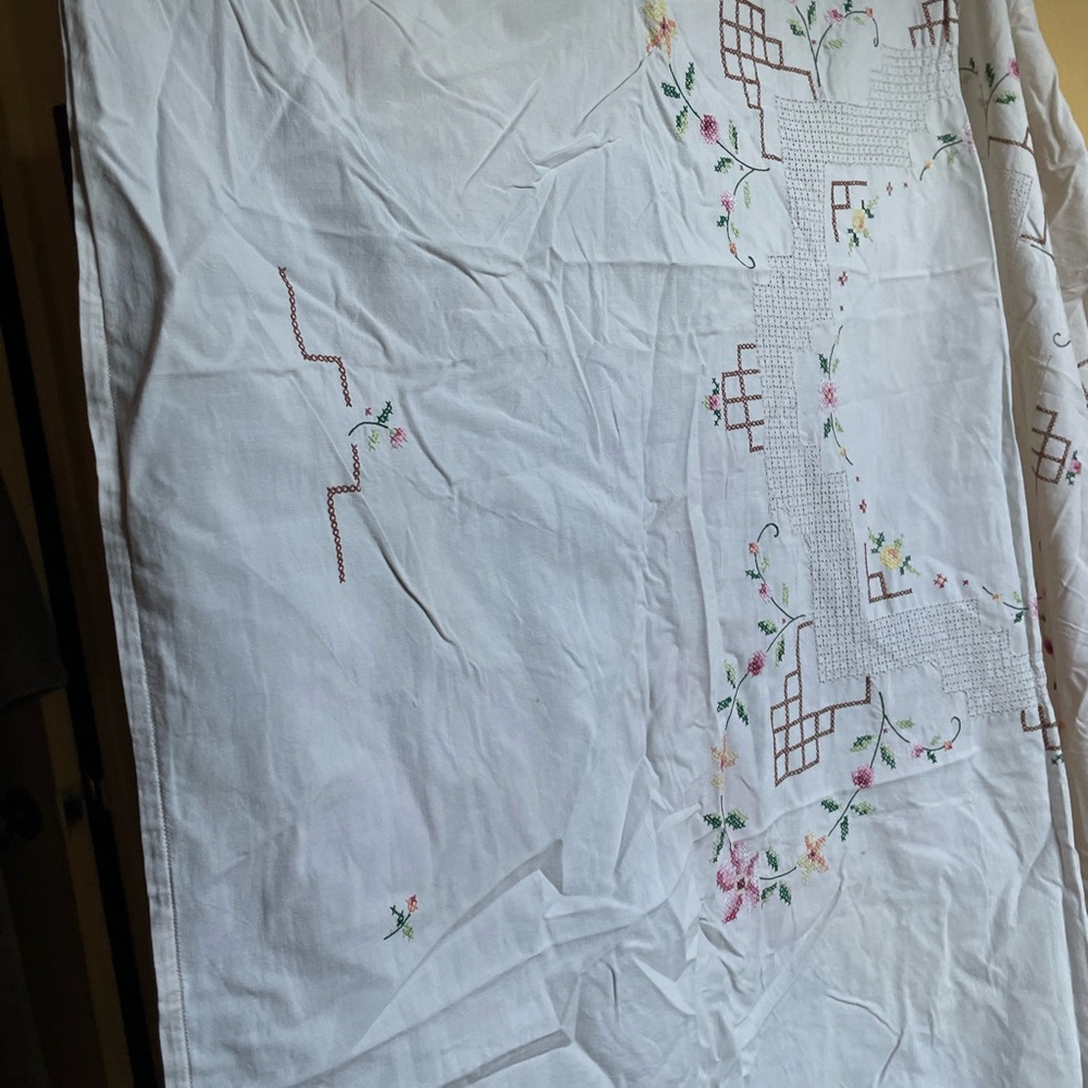 Vintage Tablecloth Hand Embroidered Floral CrossStitch  50” Sewing Upcycle craft - Picture 11 of 14